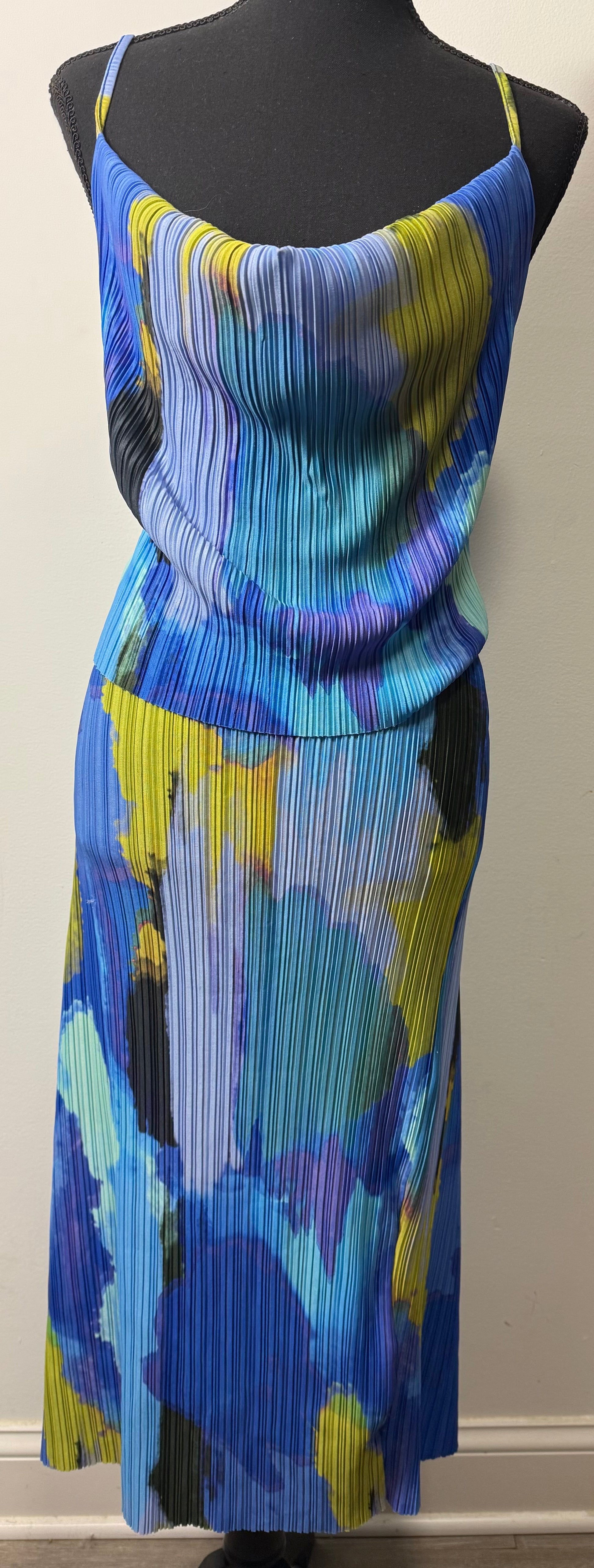 Pop out! Two piece colorful set